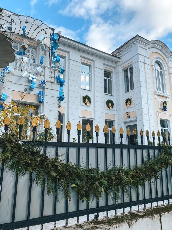 Бутик-Отель Белый Дом Балерины Sukhumi Exterior photo