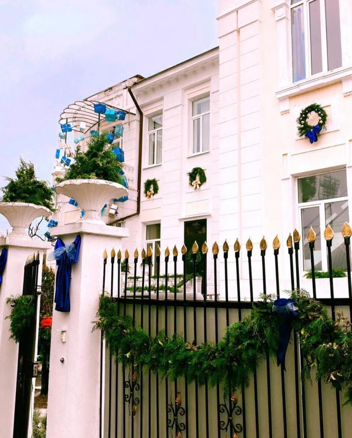 Бутик-Отель Белый Дом Балерины Sukhumi Exterior photo
